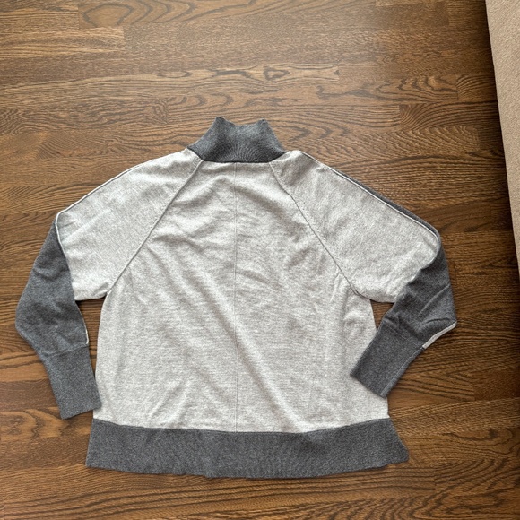 VINEYARD VINES Turtle neck Sweater Women's size LARGE two tone - Picture 5 of 6